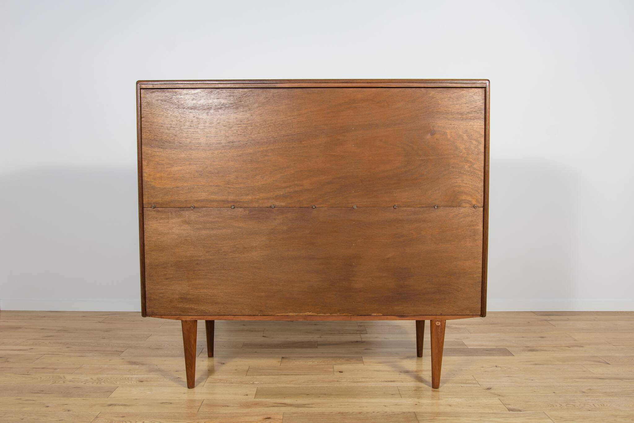 Buffet haut en teck des années 60 par John Herbert pour A. Younger Ltd.