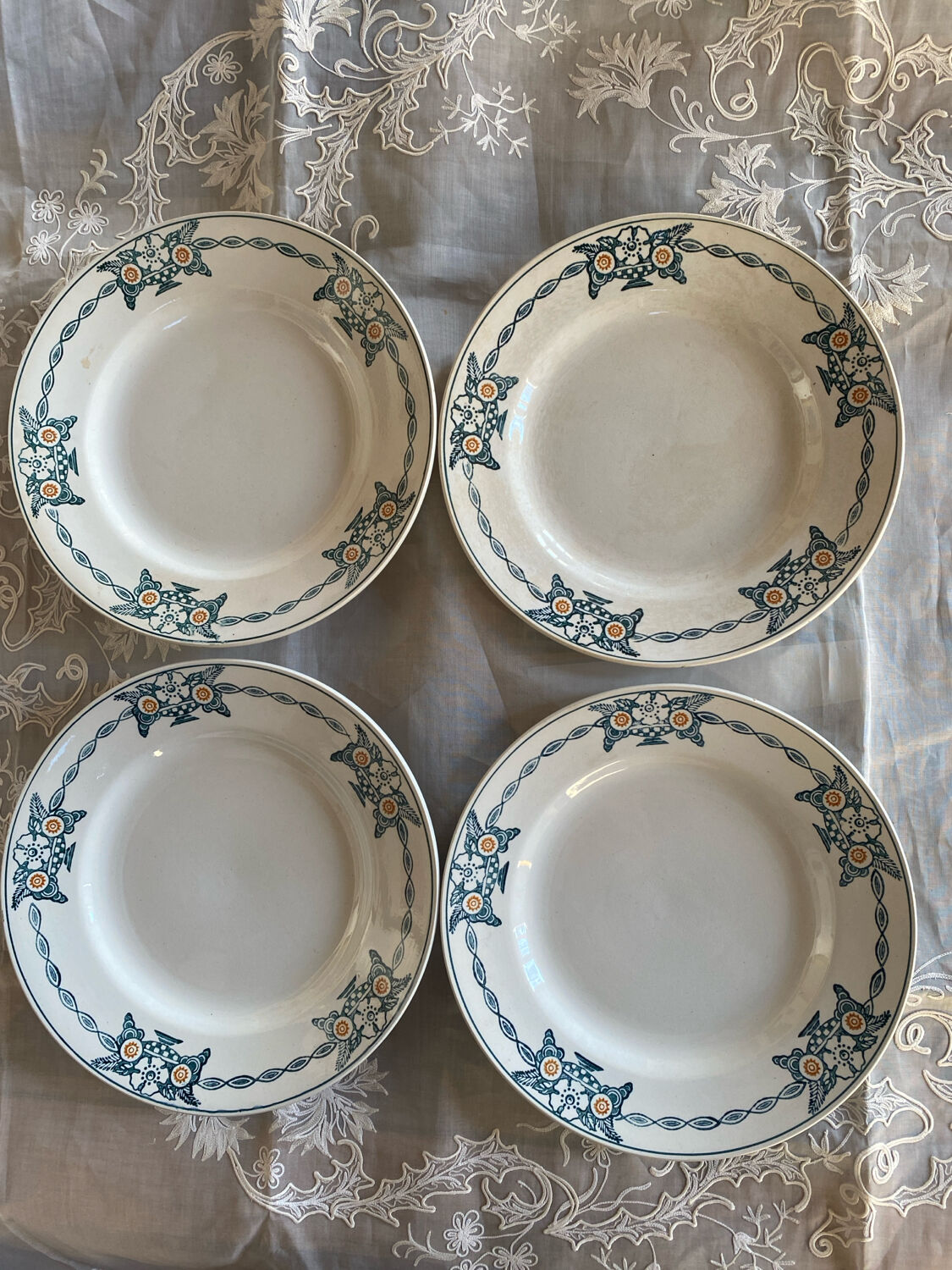 Lot de 4 assiettes plates Saint Amand