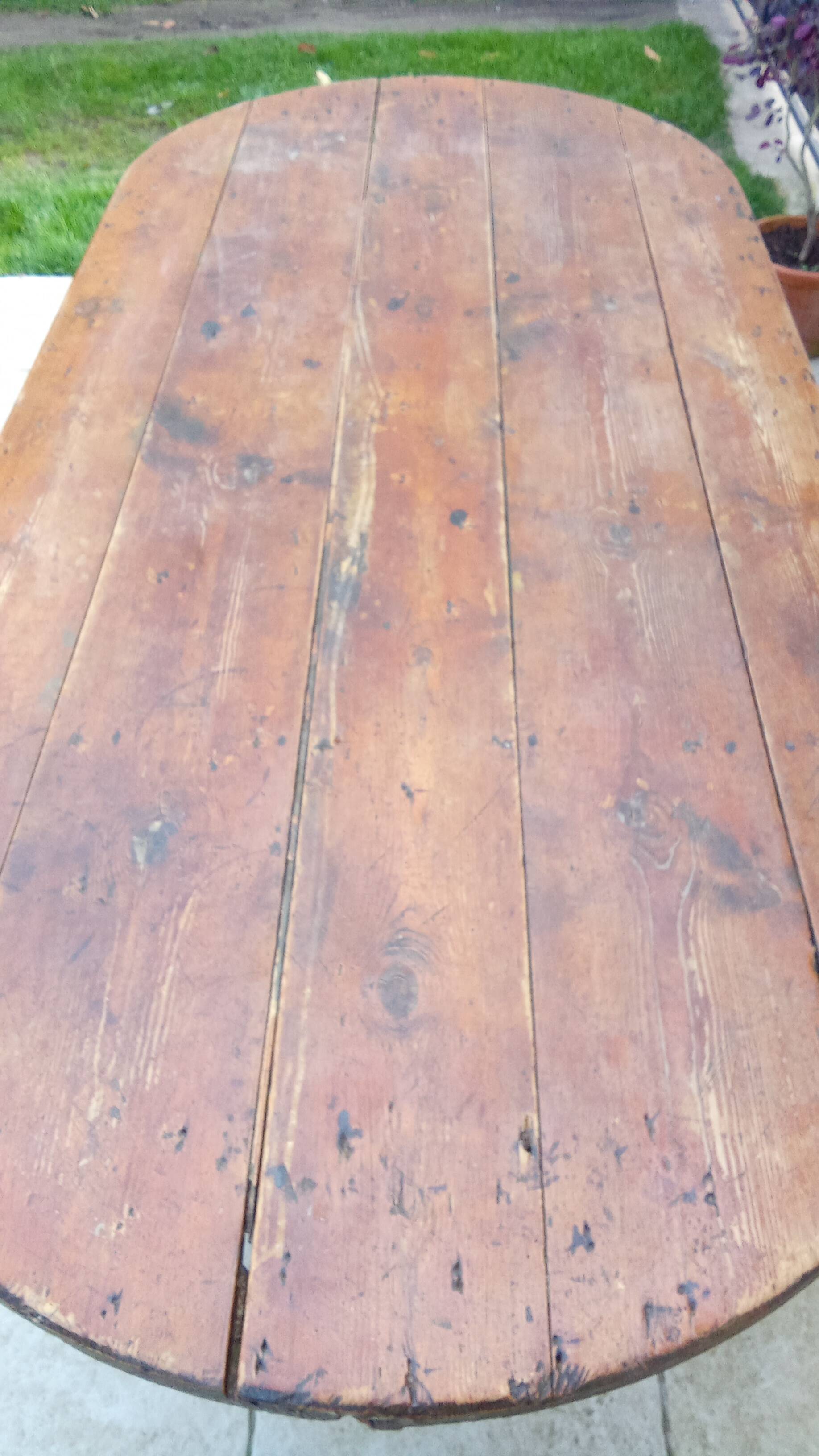 Old oval farm table 2m42