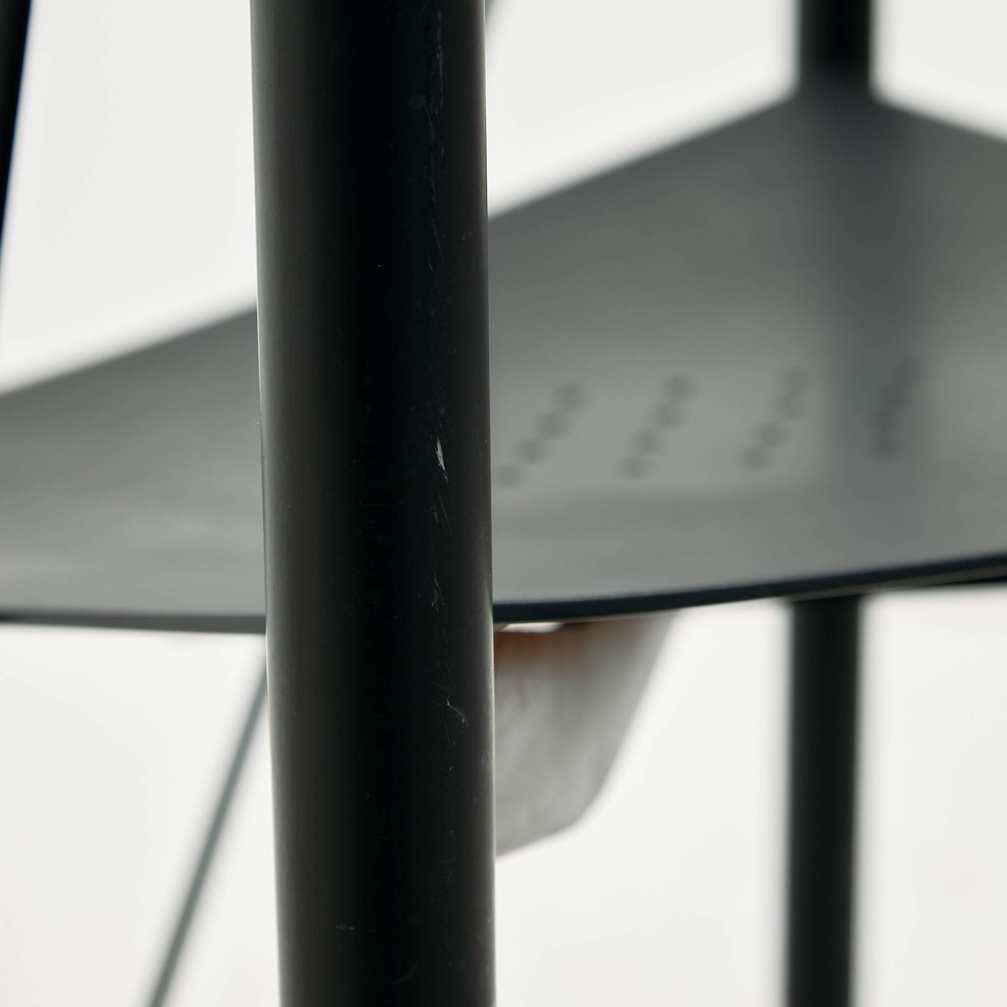 MK10872 Postmodern armchair and table, Set of 2