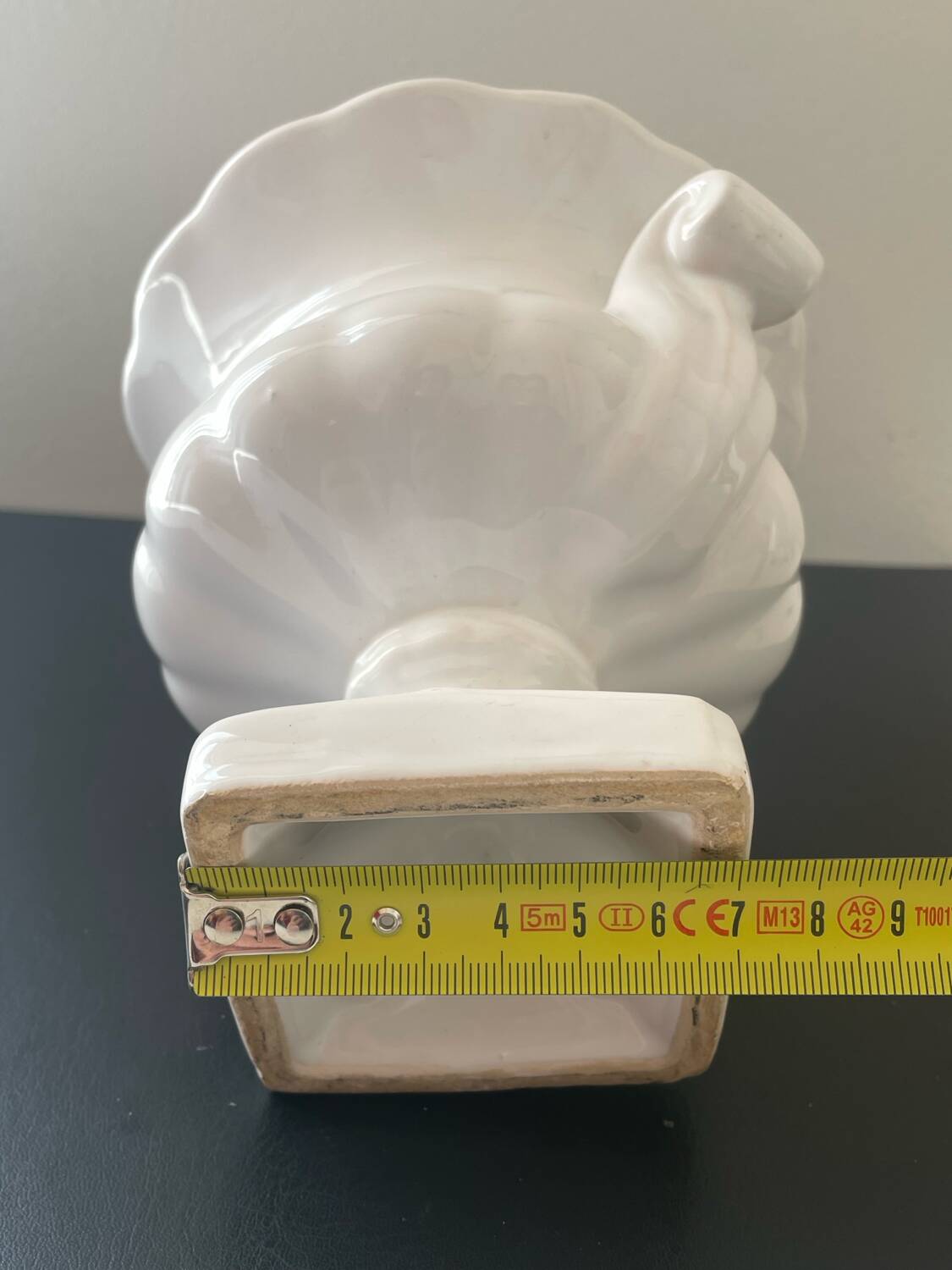 Small Medici vase in white porcelain