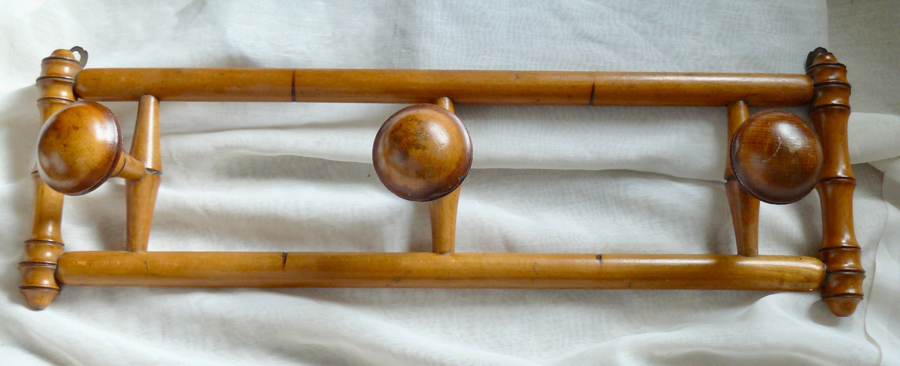 Wall coat rack with 3 hooks turned wood 1900