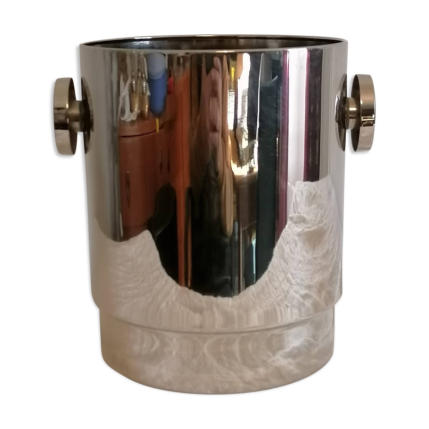 Design champagne bucket. chrome-plated steel