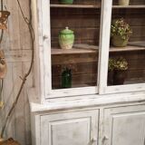 Buffet with 2 glass doors