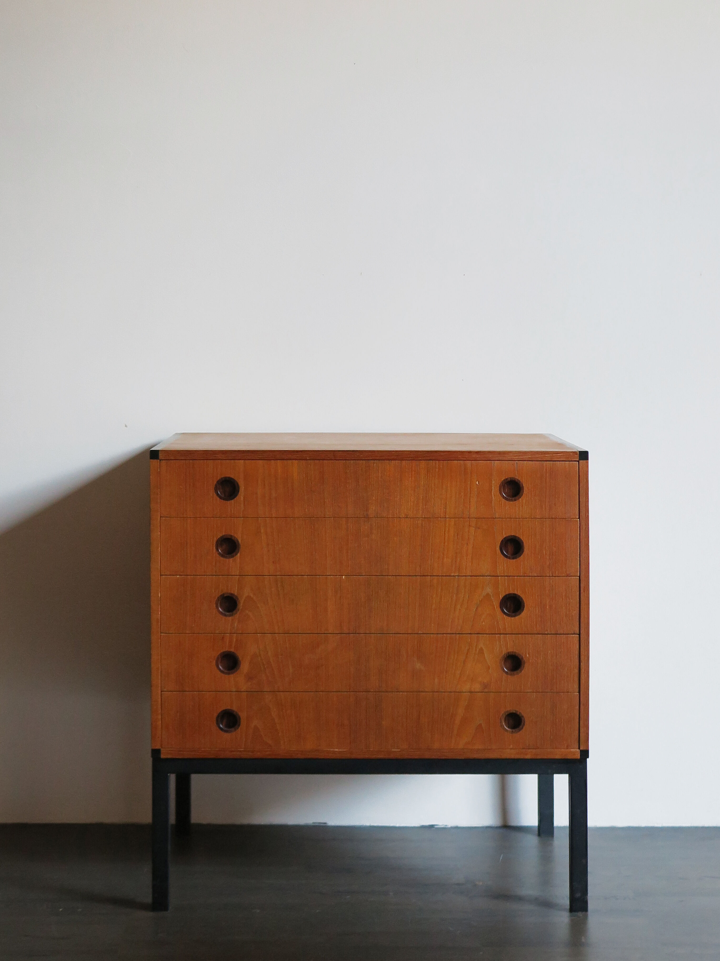 Commode d'Aksel Kjersgaard en teck années 1960