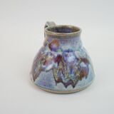 Pichet en céramique à émail violet bleu signé