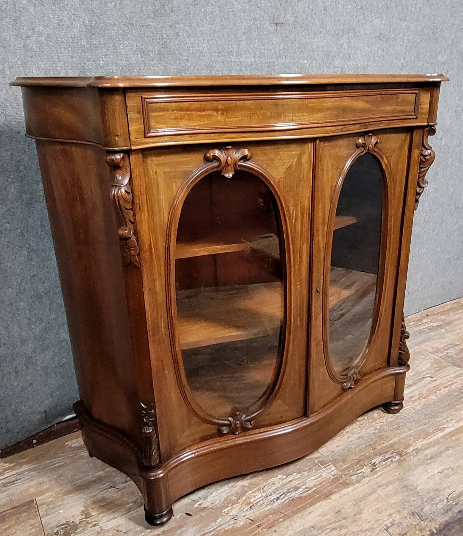 Superb curved display cabinet from the Napoleon III period in mahogany