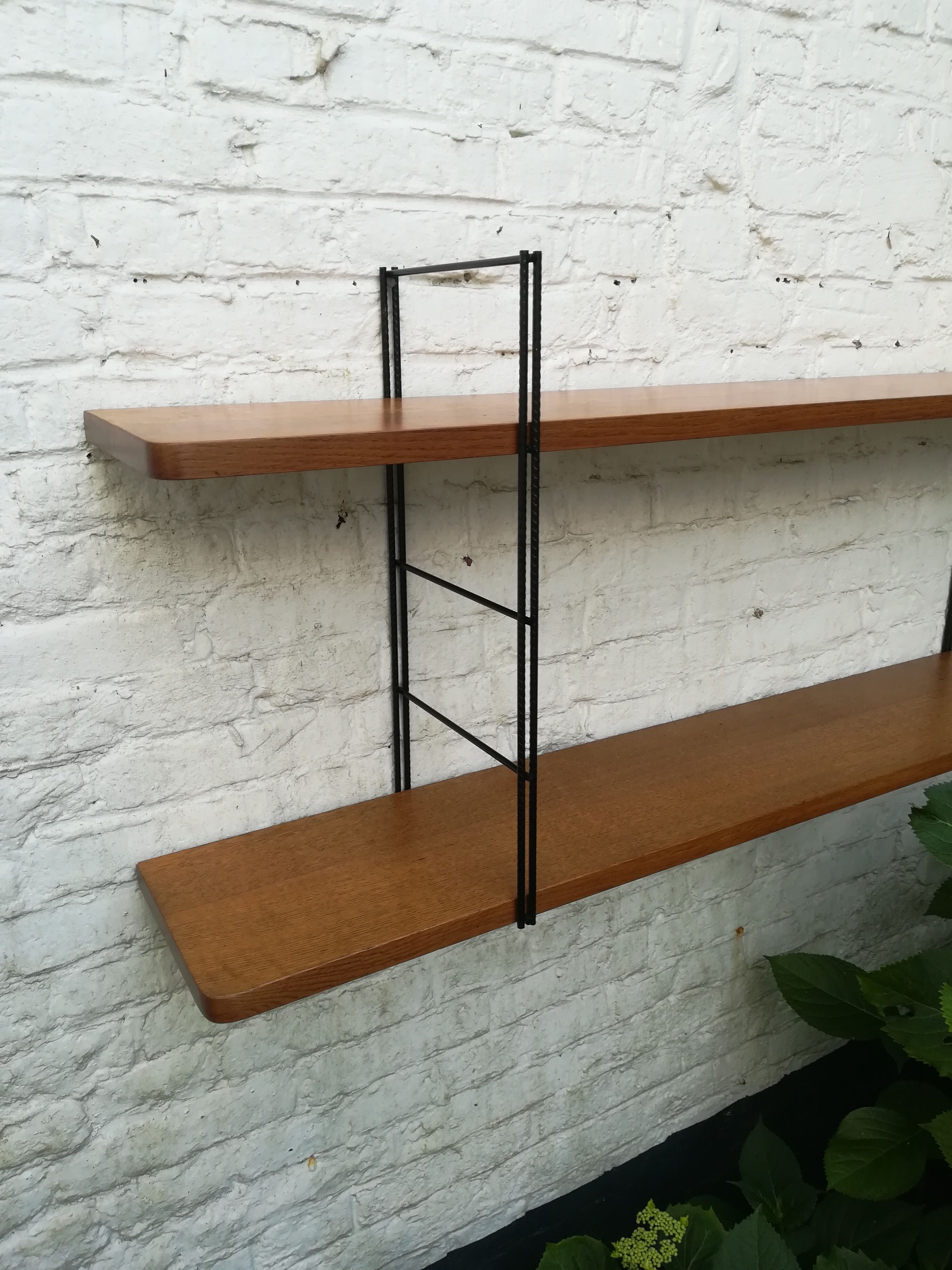 Wall shelf