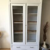 Bonnetière vitrine