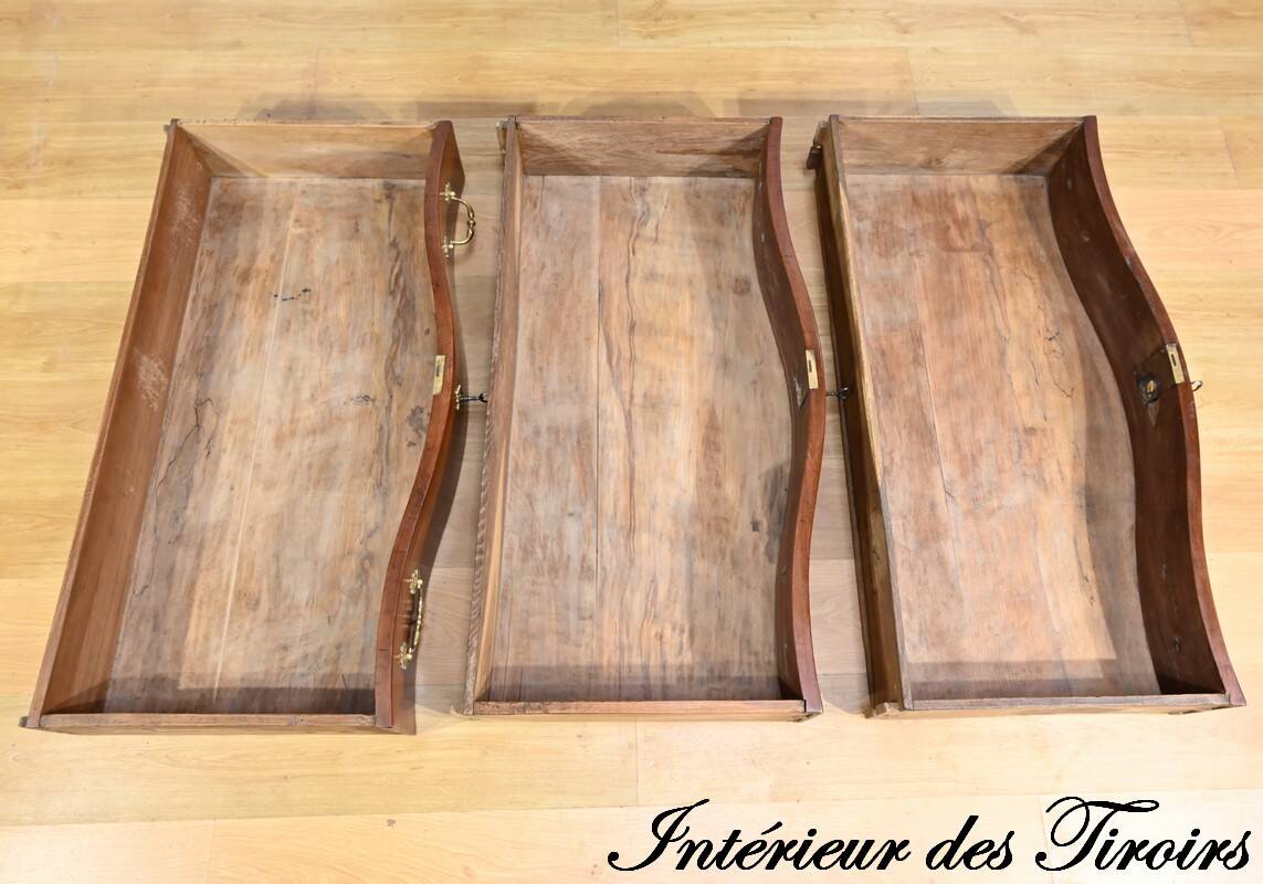 Nantes Commode from Port in Cuban Mahogany – 2nd part of the 18th century