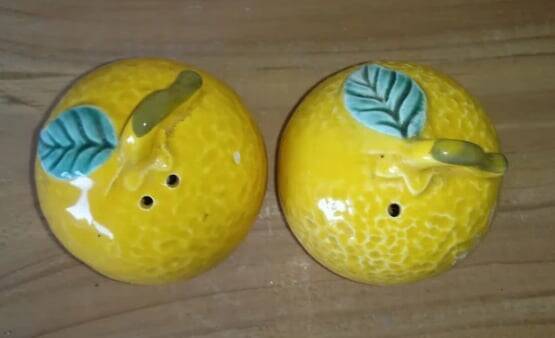 Salt and pepper shakers in earthenware – lemon pattern, 1950s