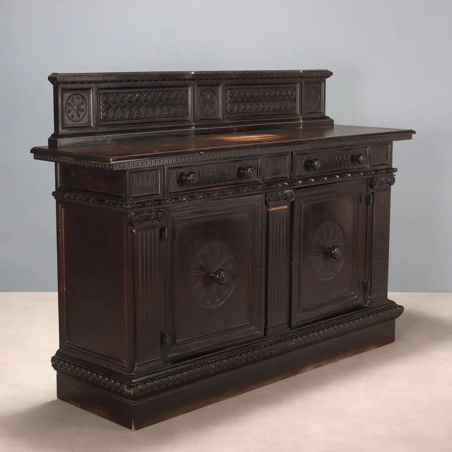 Buffet ancien style néo-Renaissance en hêtre, XIXe siècle