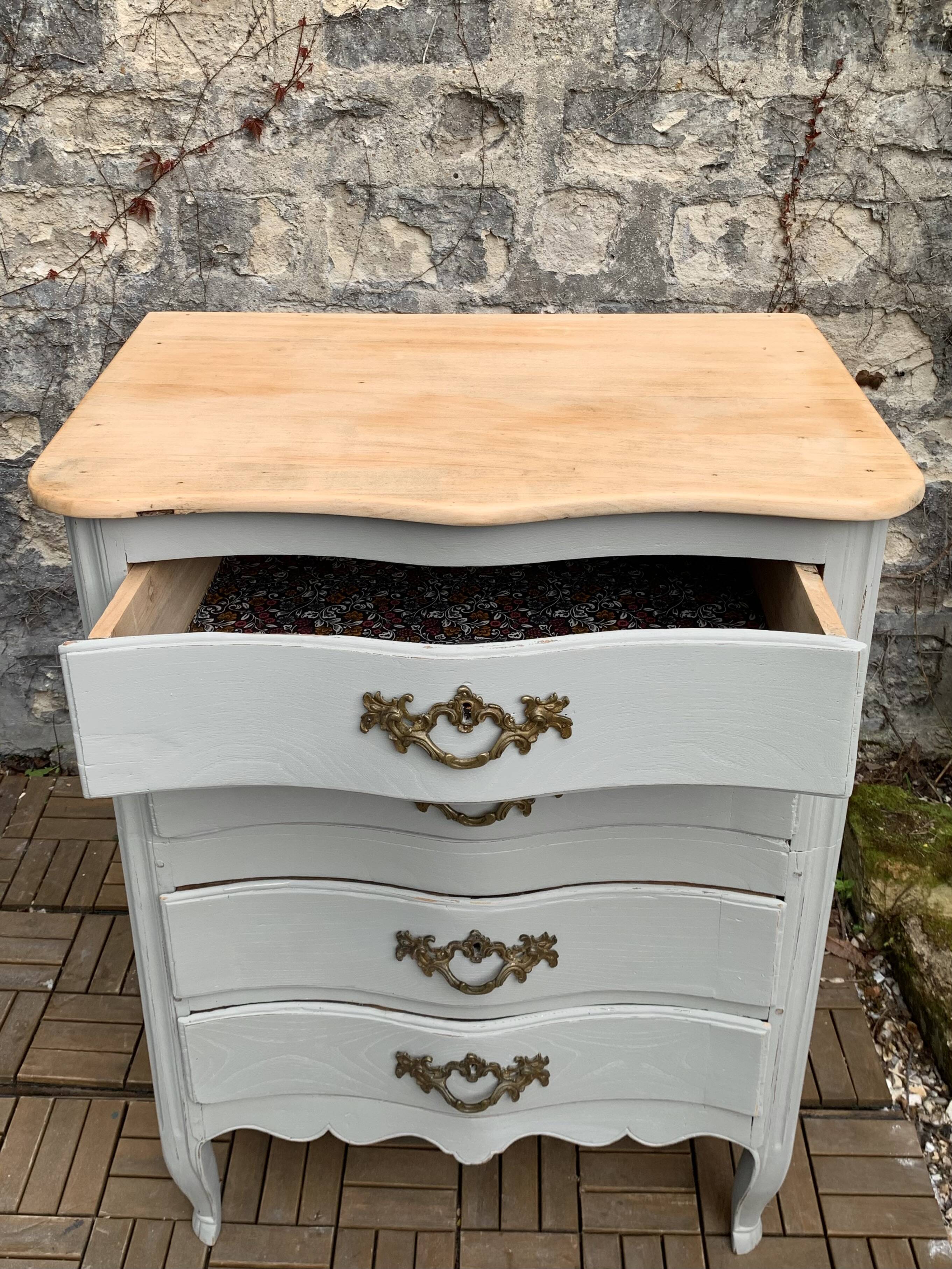 Louis XV style chest of drawers 1900