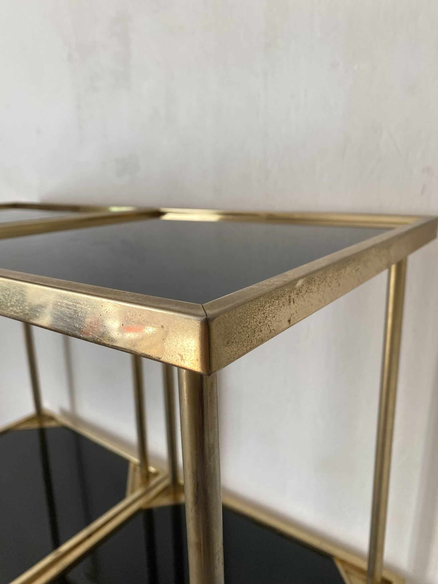 Tables de chevet ou bouts de canapé années 70-80