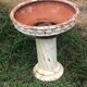Jardinière en terre cuite sur colonne à motif