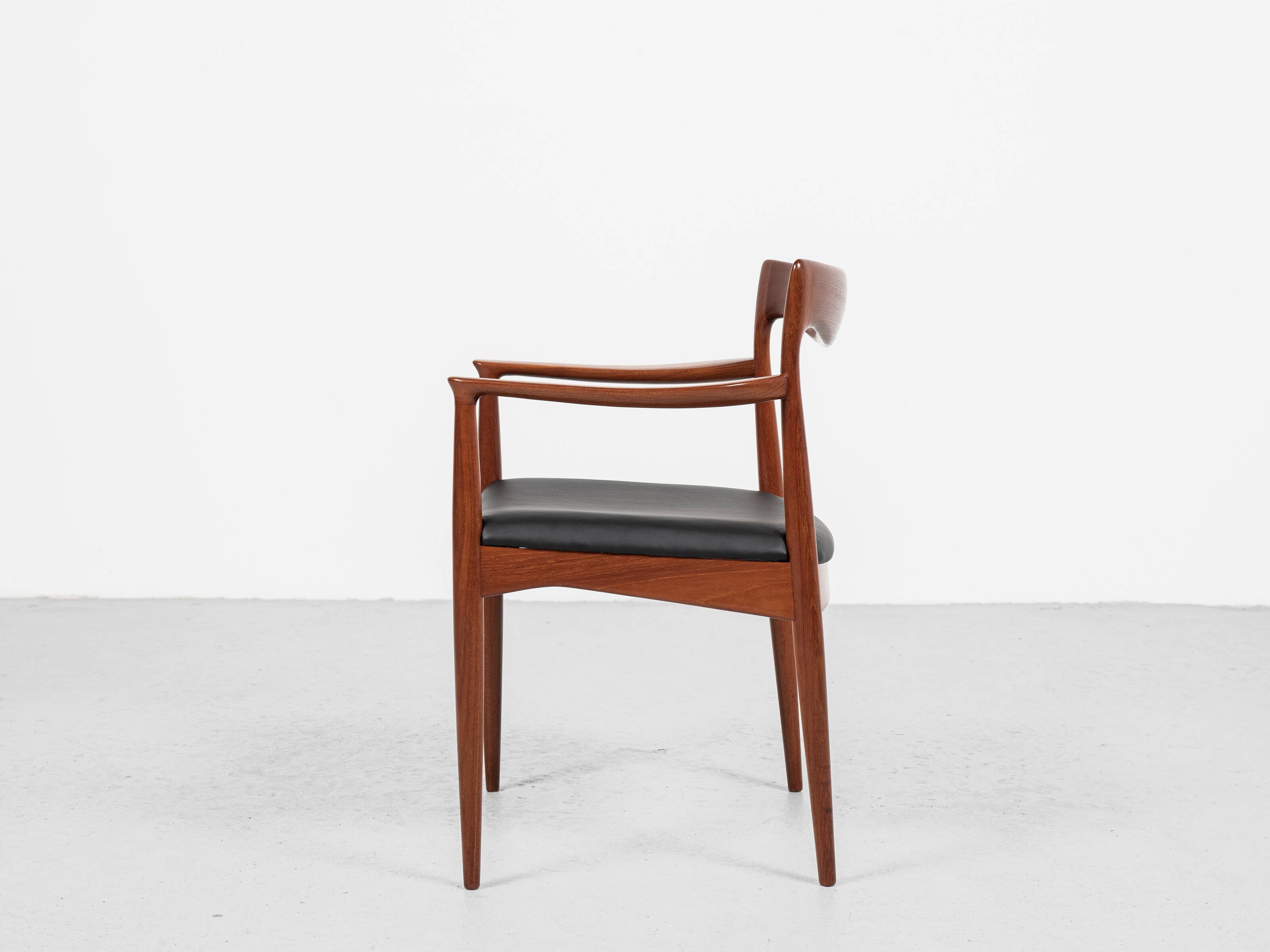 Midcentury Danish chair with armrests in teak and new skai by Arne Vodder for Vamo 1960s