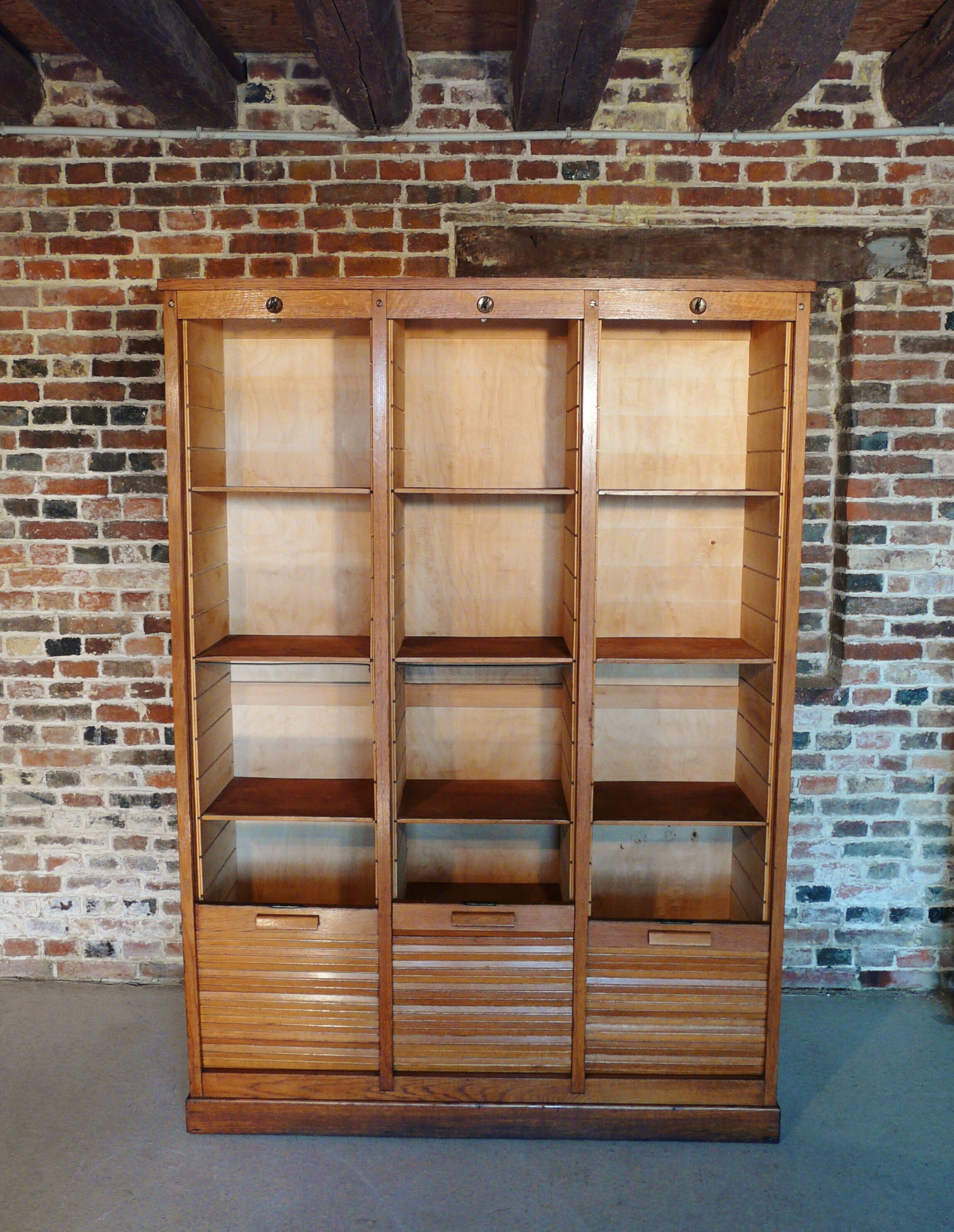 Furniture filing three curtains in oak 50s