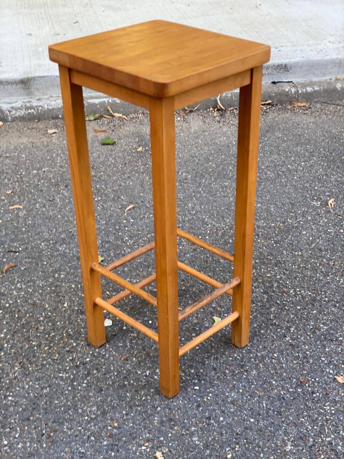 Tabouret haut de bar scandinave en bois massif 75cm