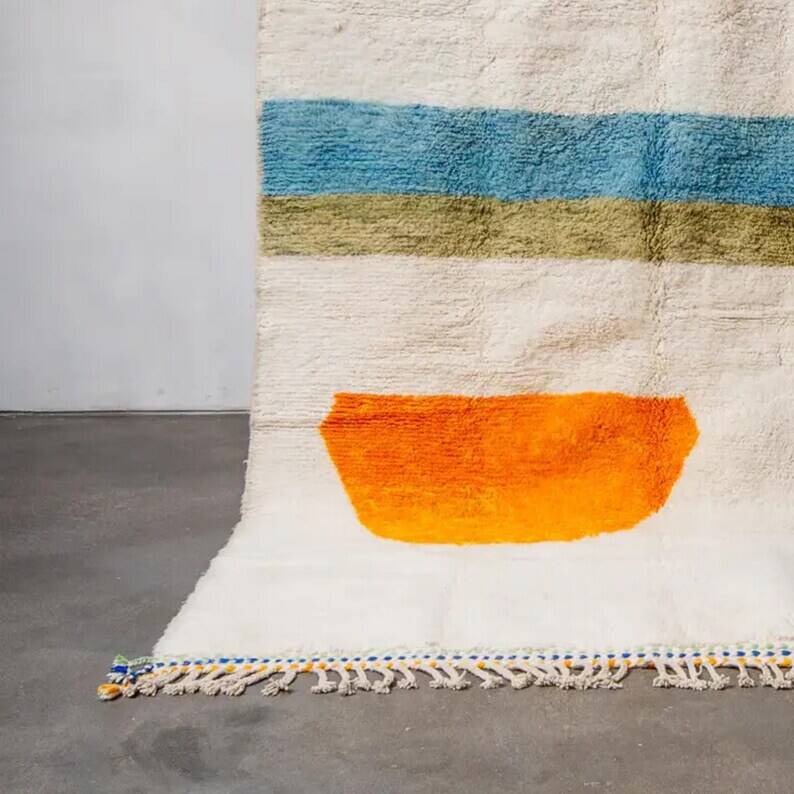 Beni Ouraine handwoven rug, traditional style, size 150 x 250 cm