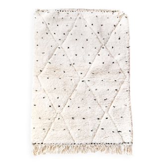 Berber carpet Beni Ouarain ecru with black polka dots and diamonds engraved 150x102cm