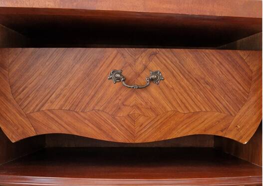 Armoire ancienne en marqueterie – Style Louis XV