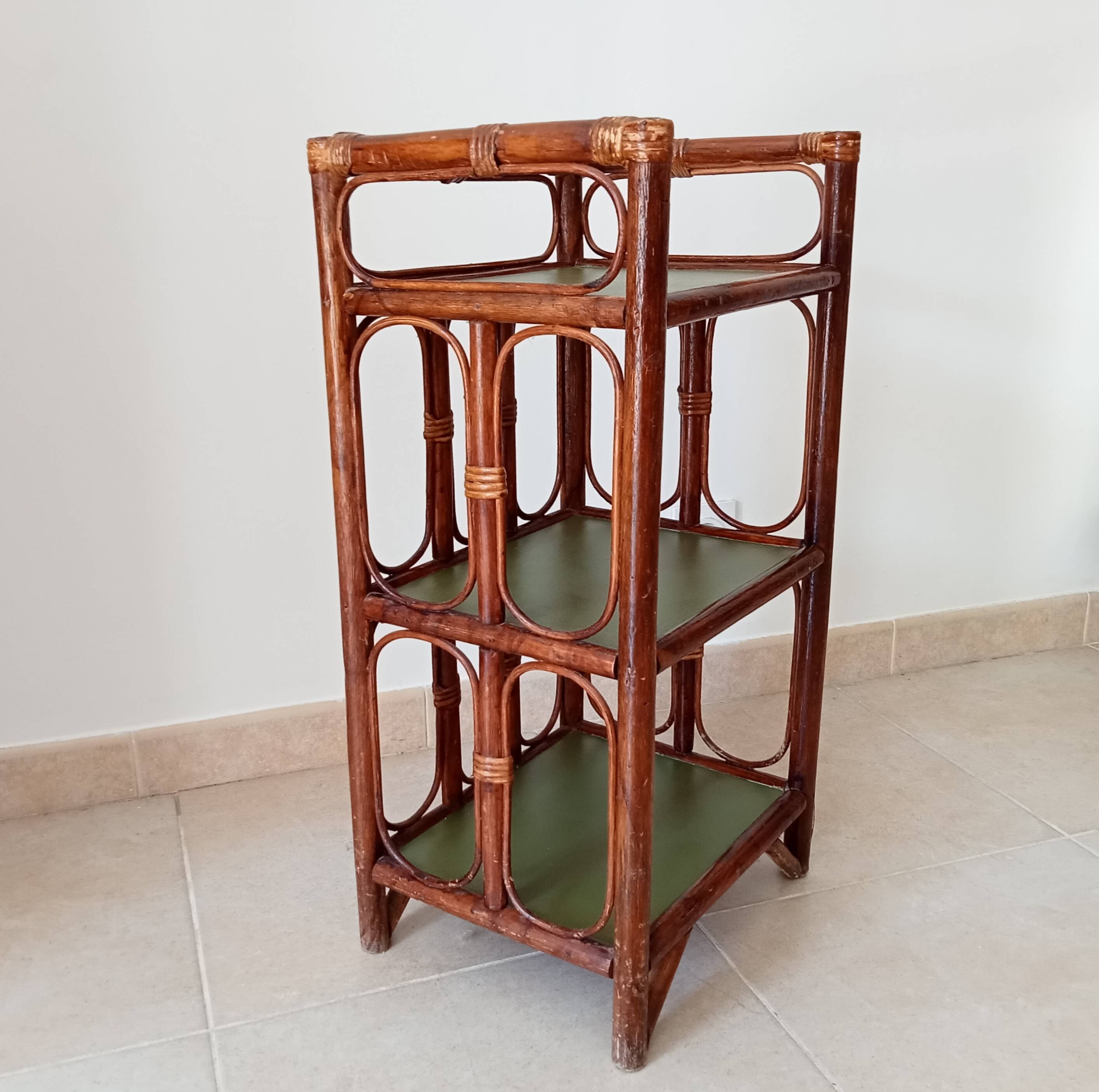 Vintage stand shelf in bamboo and rattan