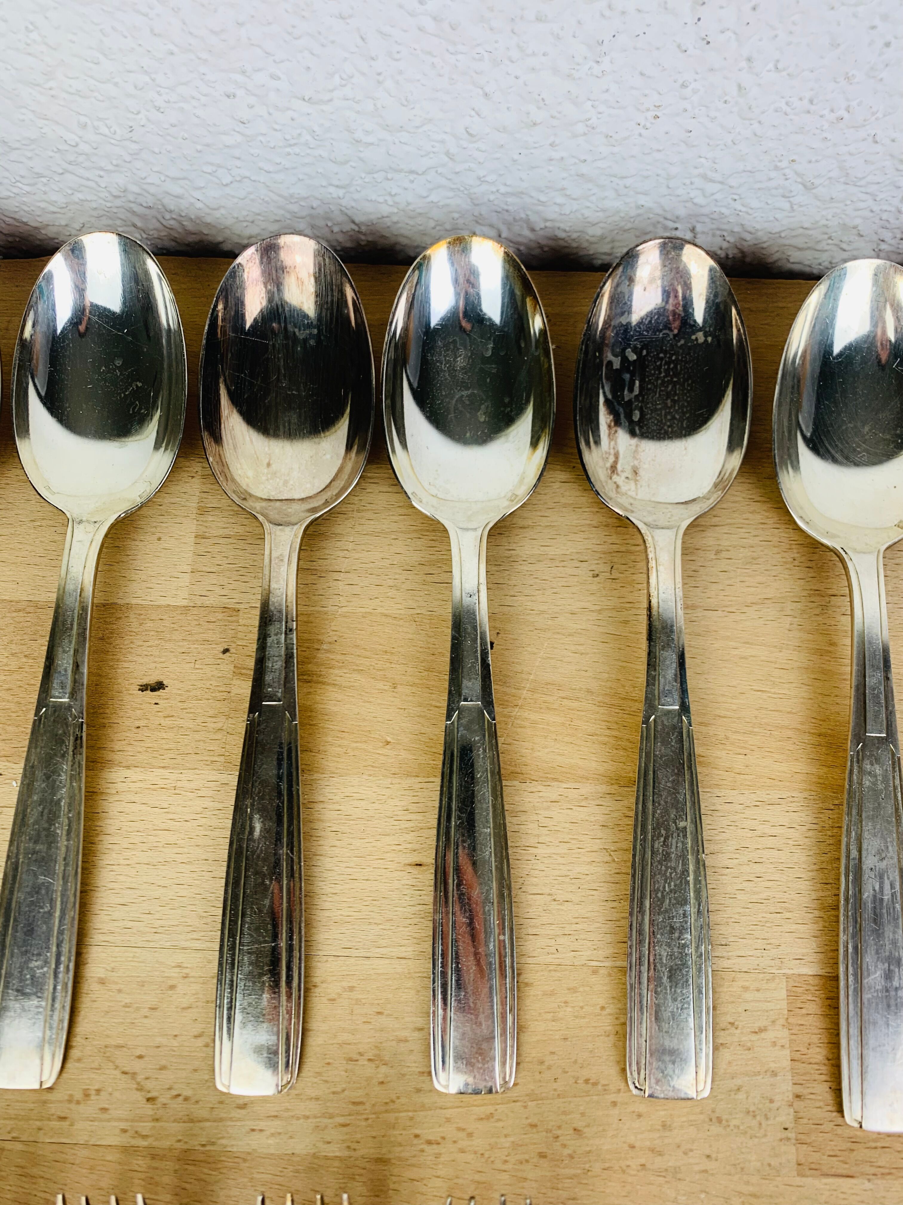 Housewife Ravinet d'Enfert model Navarre art deco silver metal 32 pieces