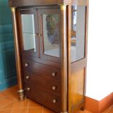 Vitrine-commode à colonnes détachées de style Empire 90 x 142 x 44 cm