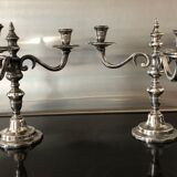 Paire de chandeliers en métal argenté