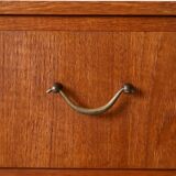 Commode vintage avec poignées en métal