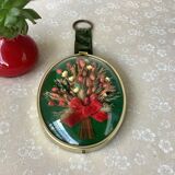 Frame dried flowers oval domed glass