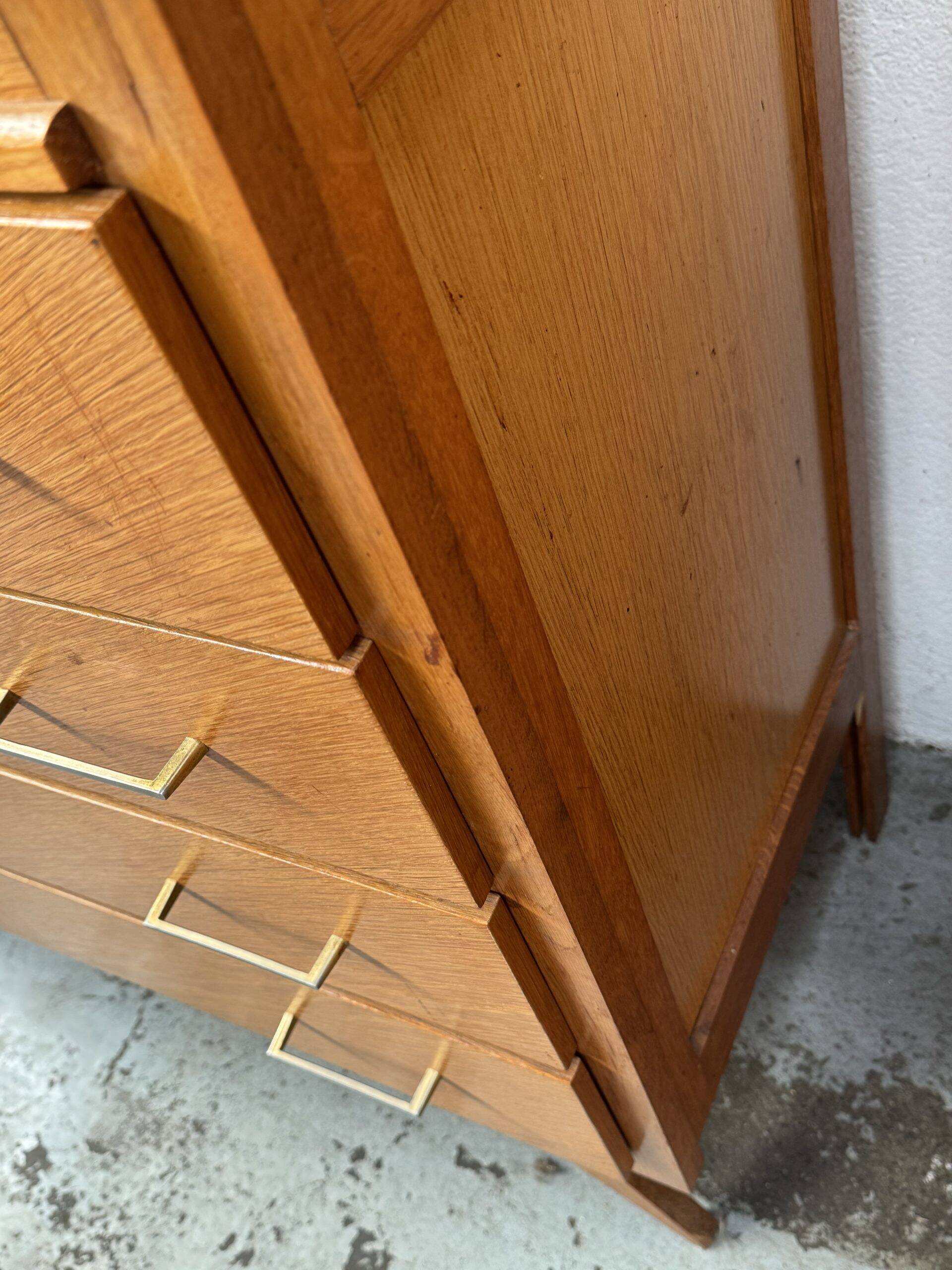 Chest of drawers