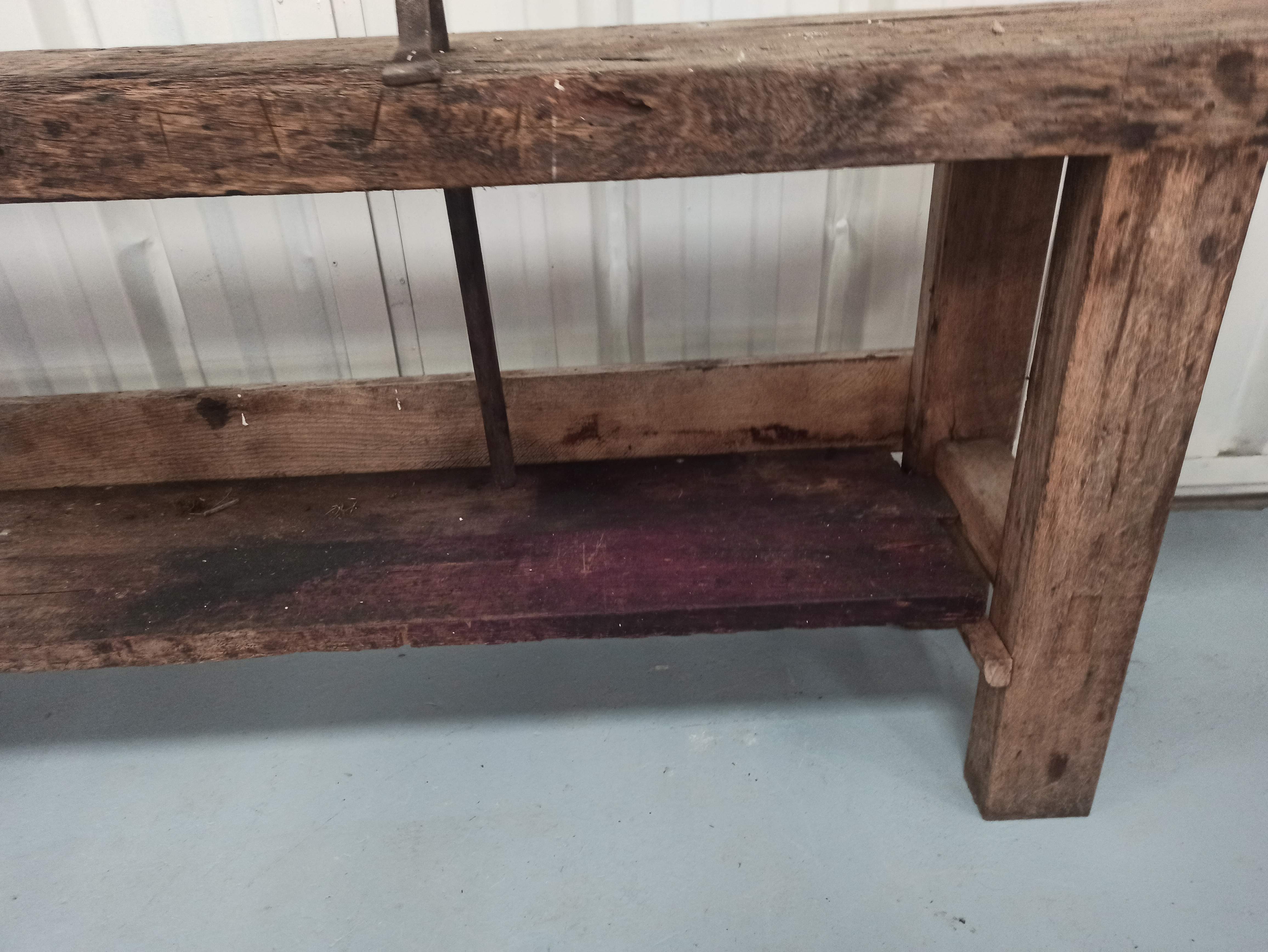 2m40 - Large old wooden workbench - vice - valet