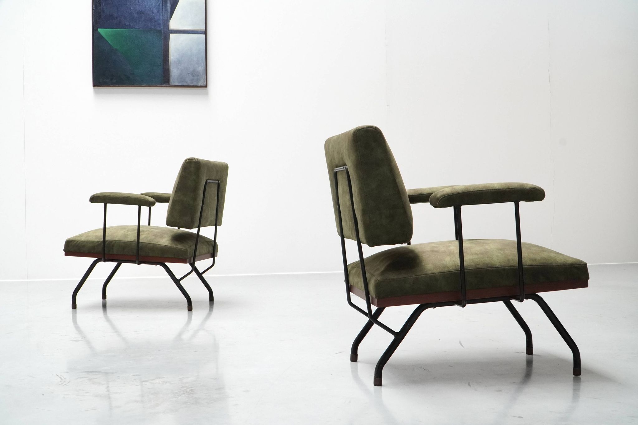 Paire de fauteuils lounge modernistes italiens des années 1950