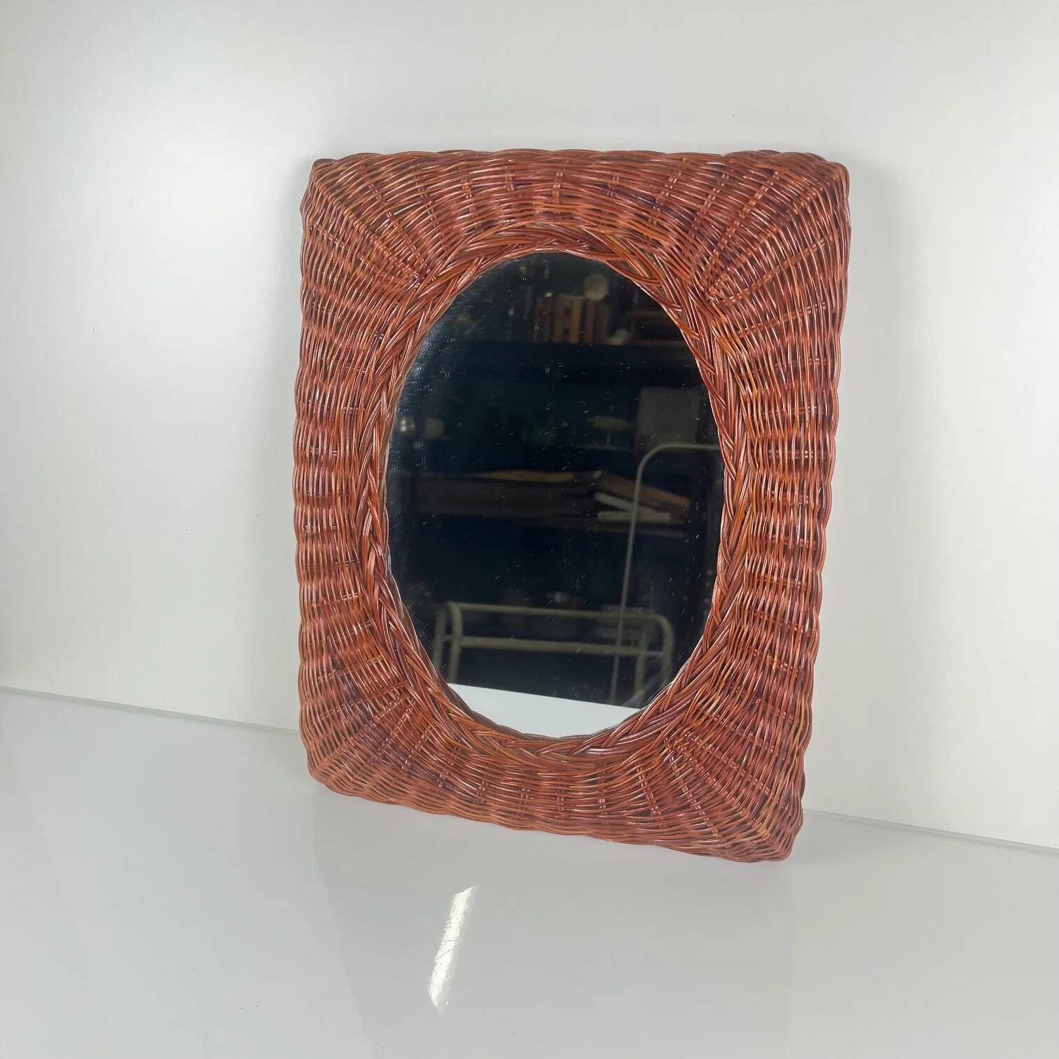 Petit miroir en osier tressé, 1960