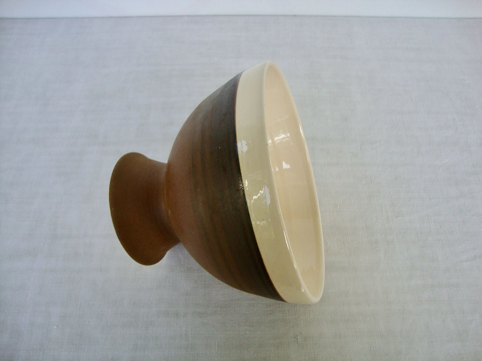 Enamelled sandstone salad