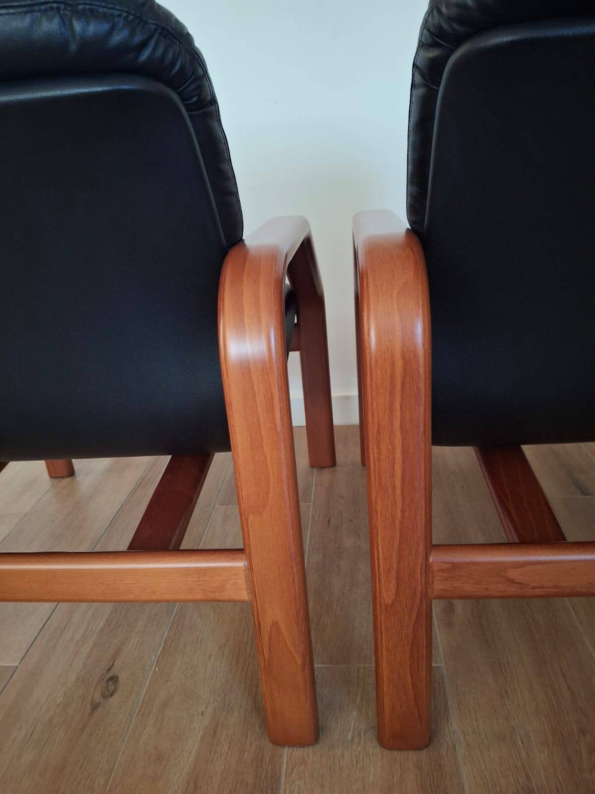 Pair of armchairs Italy 90s