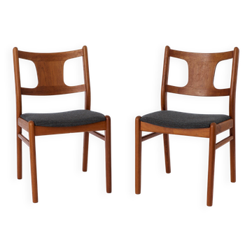 2 Vintage Danish Chairs - 1960s Mid-Century Modern Style
