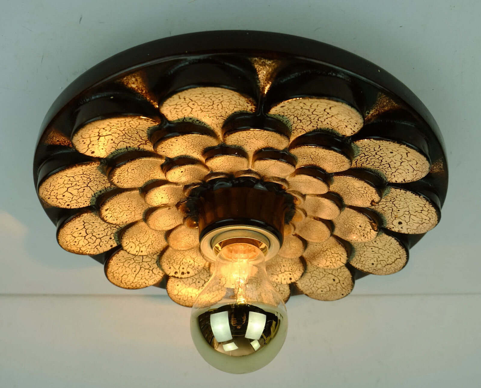 Flower-shaped ceramic sconce 1970s