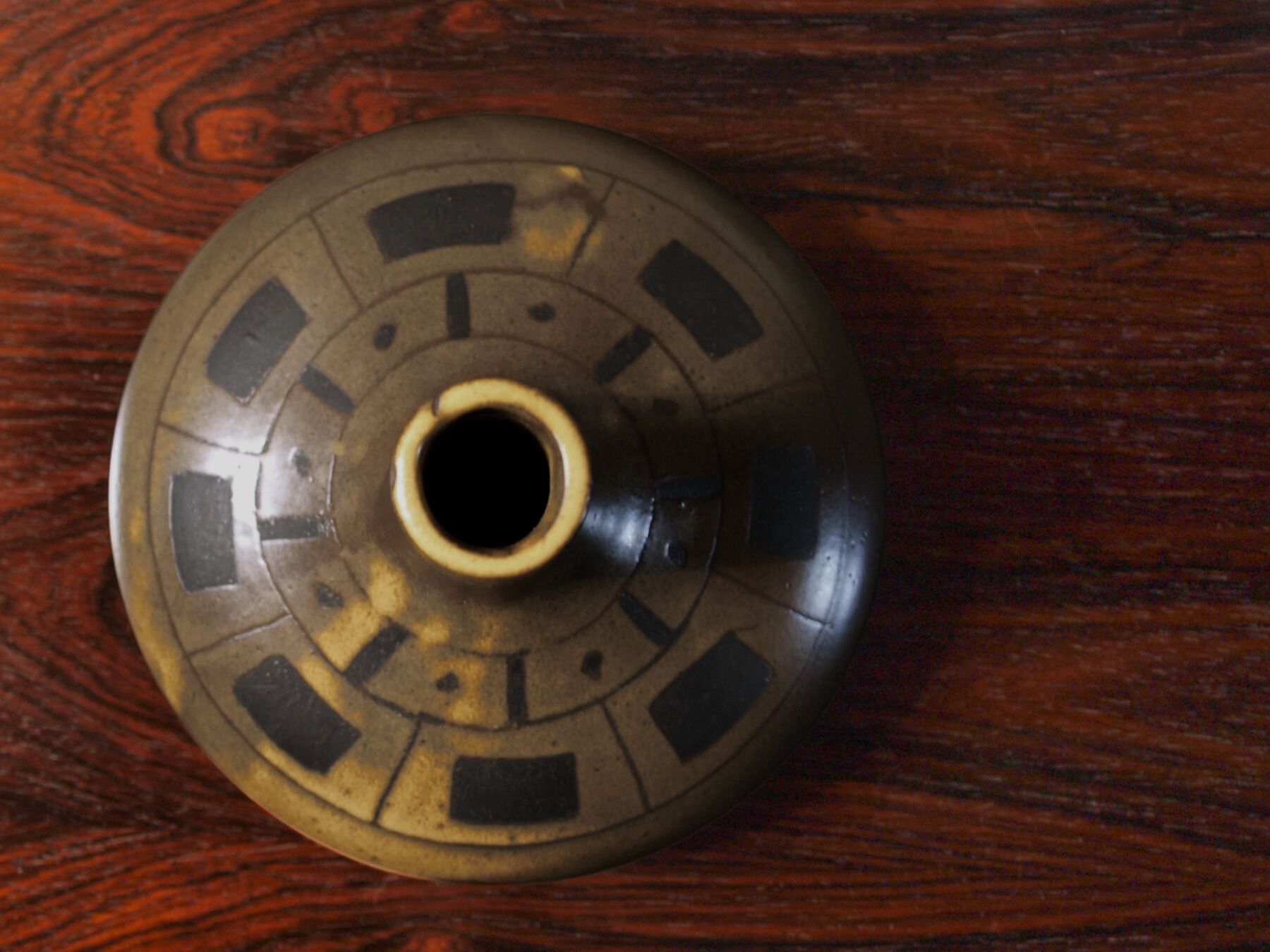 Ceramic vase, pottery of the Kings of Mallorca, Perpignan