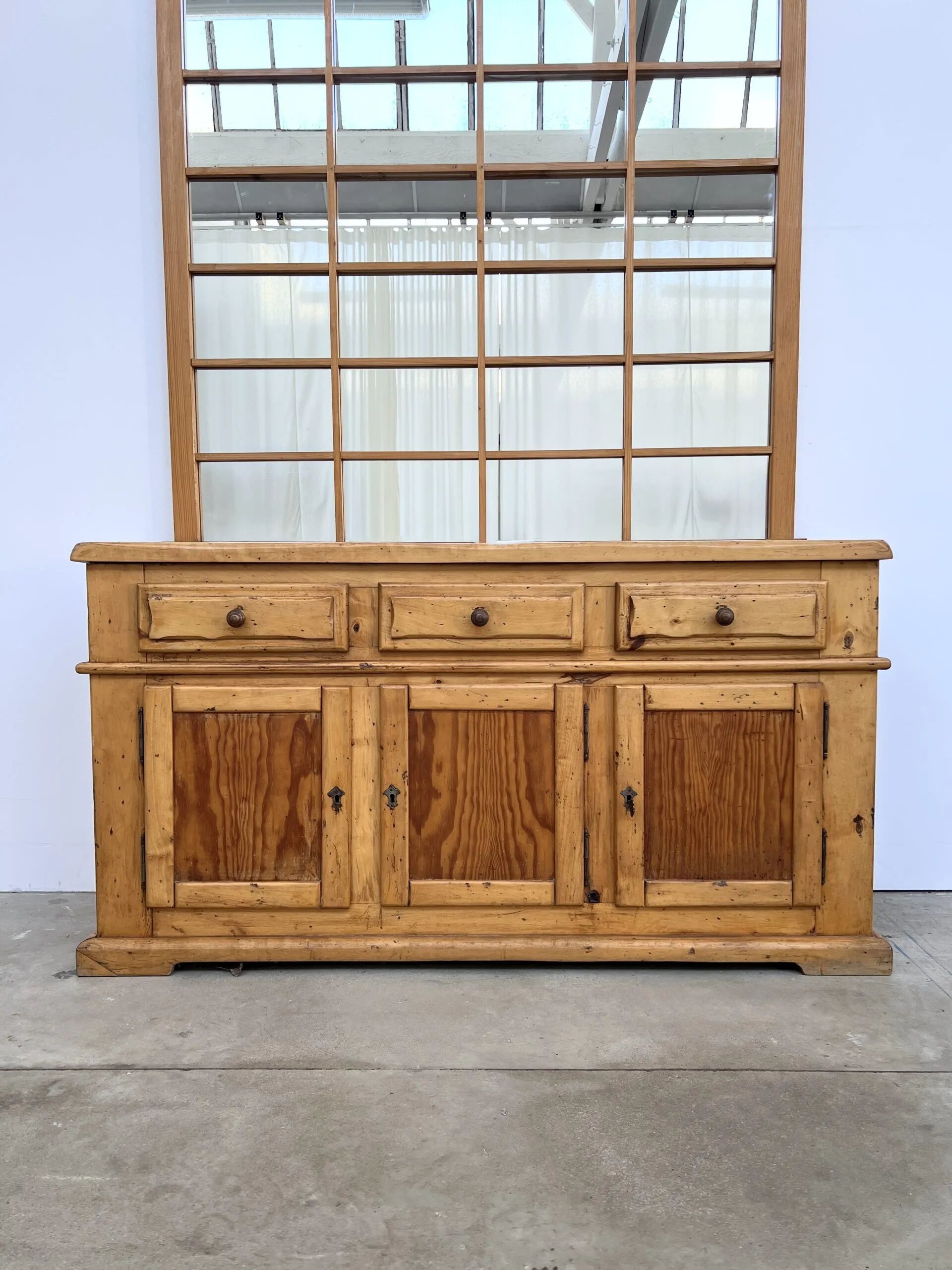 Buffet & Mirror XXL "Workshop Spirit" Set – Patinated Pine