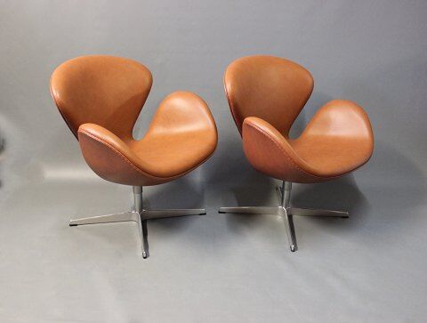 Cognac classic leather designed by Arne Jacobsen Swan Chair