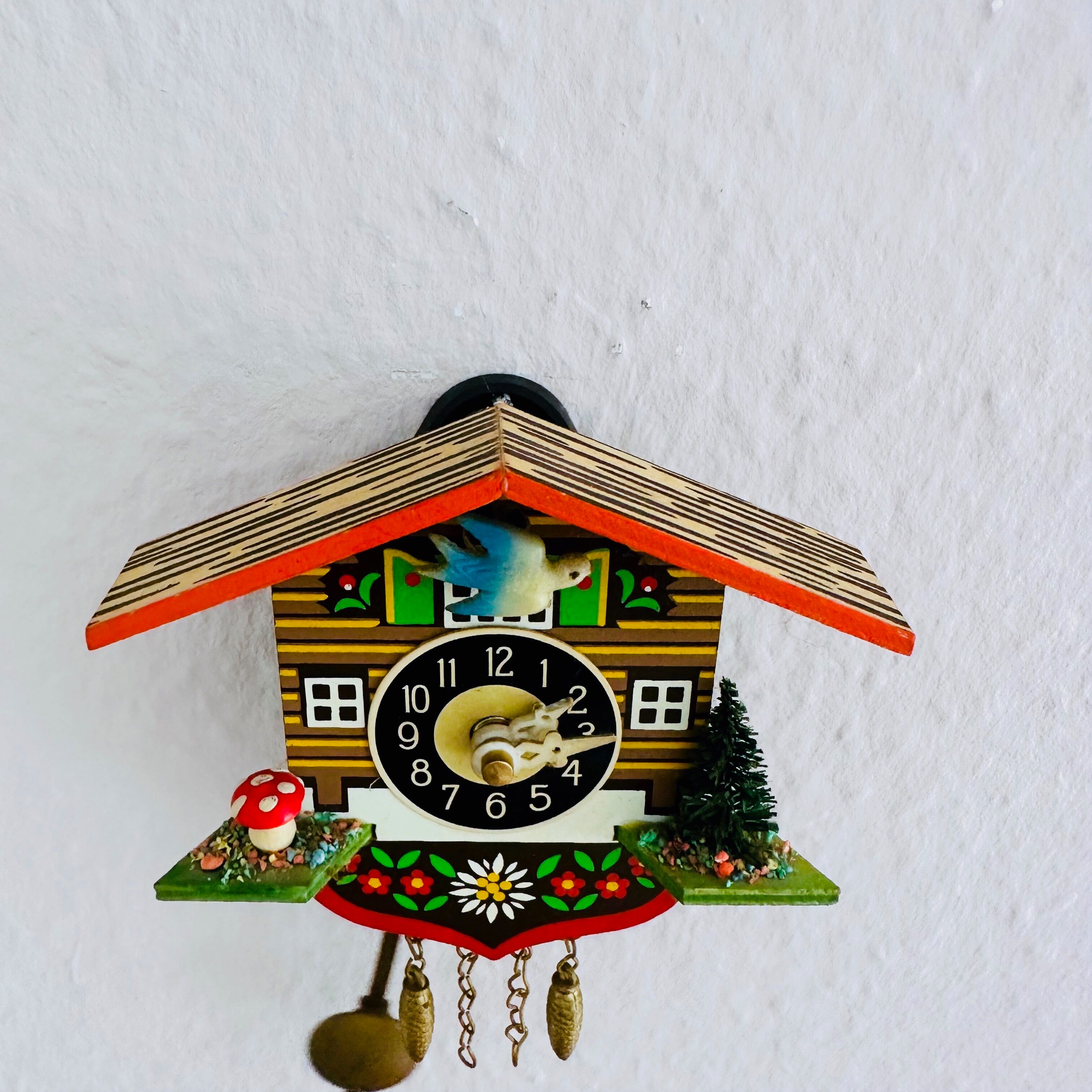 Vintage cuckoo clock, Engstler