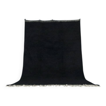 Tapis artisanal noir simple en laine 250cmx150cm