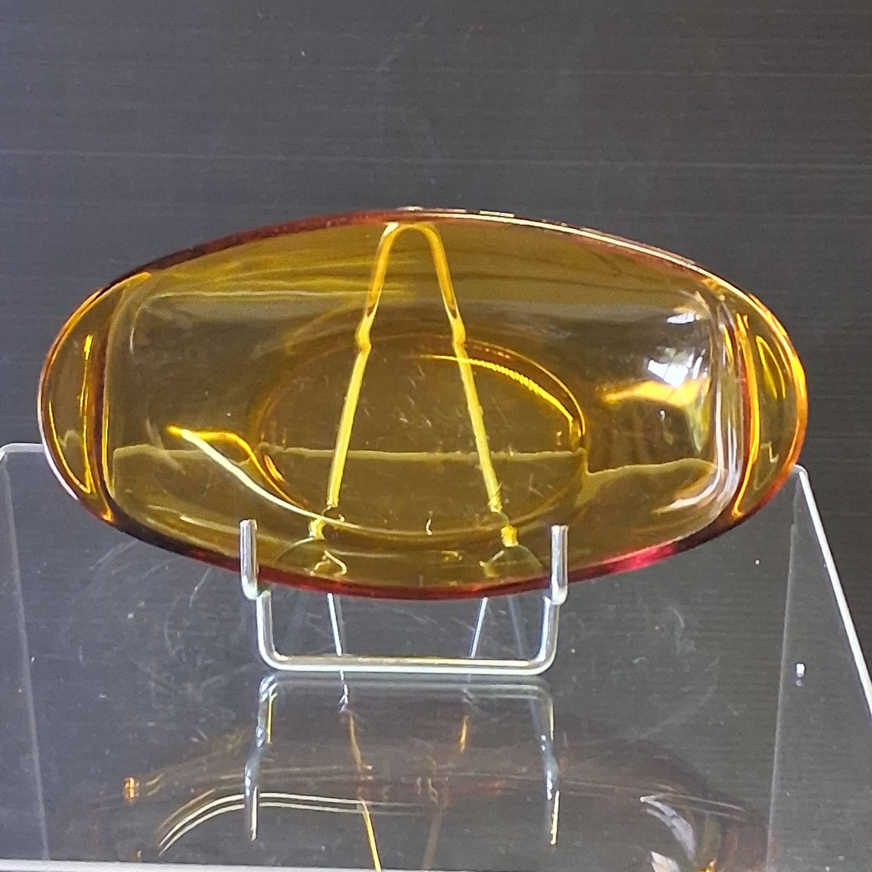 Set of 2 glass ear-handled dishes/ramekins from Lever in very good condition.