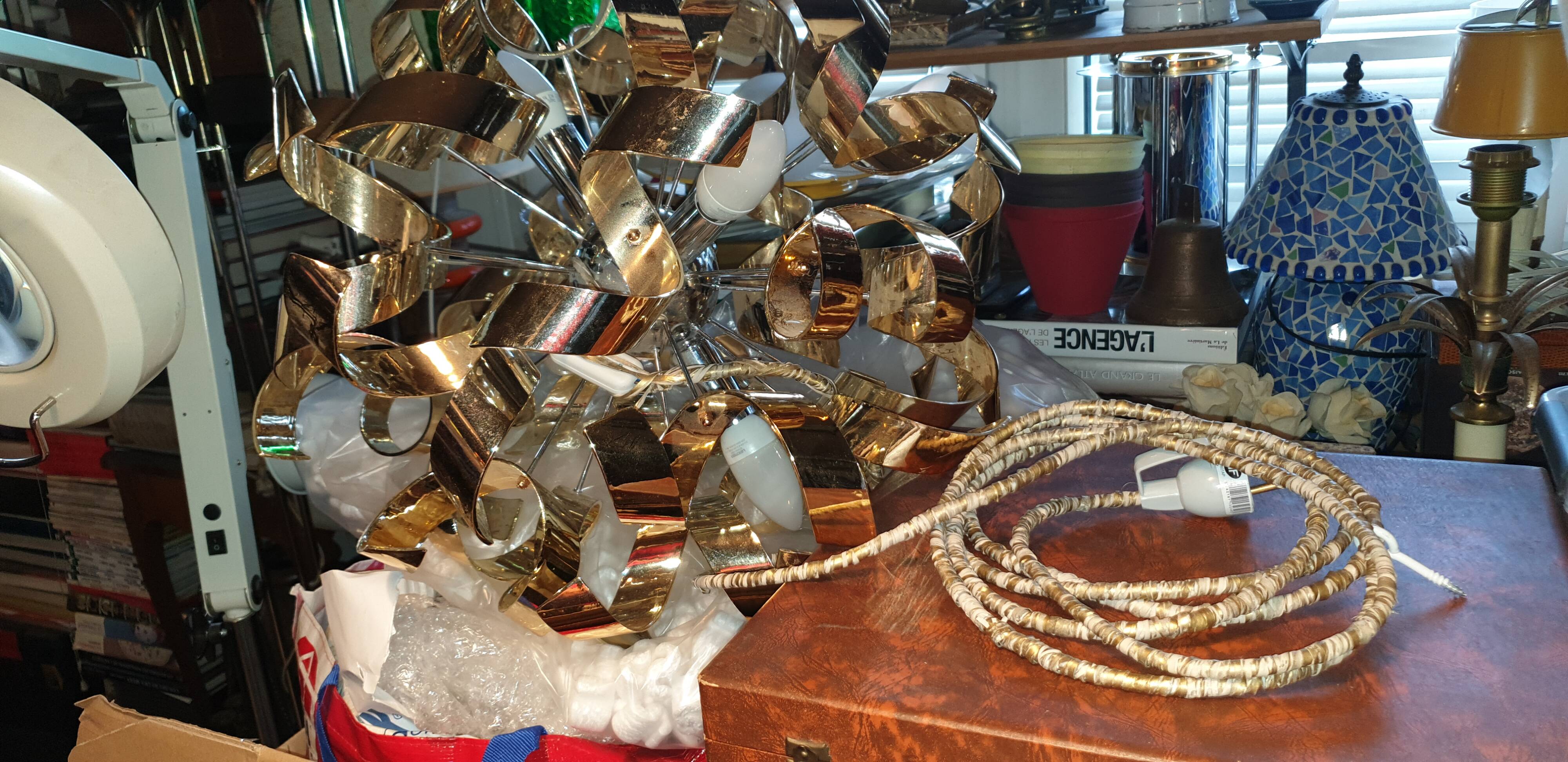 Sputnik pendant light