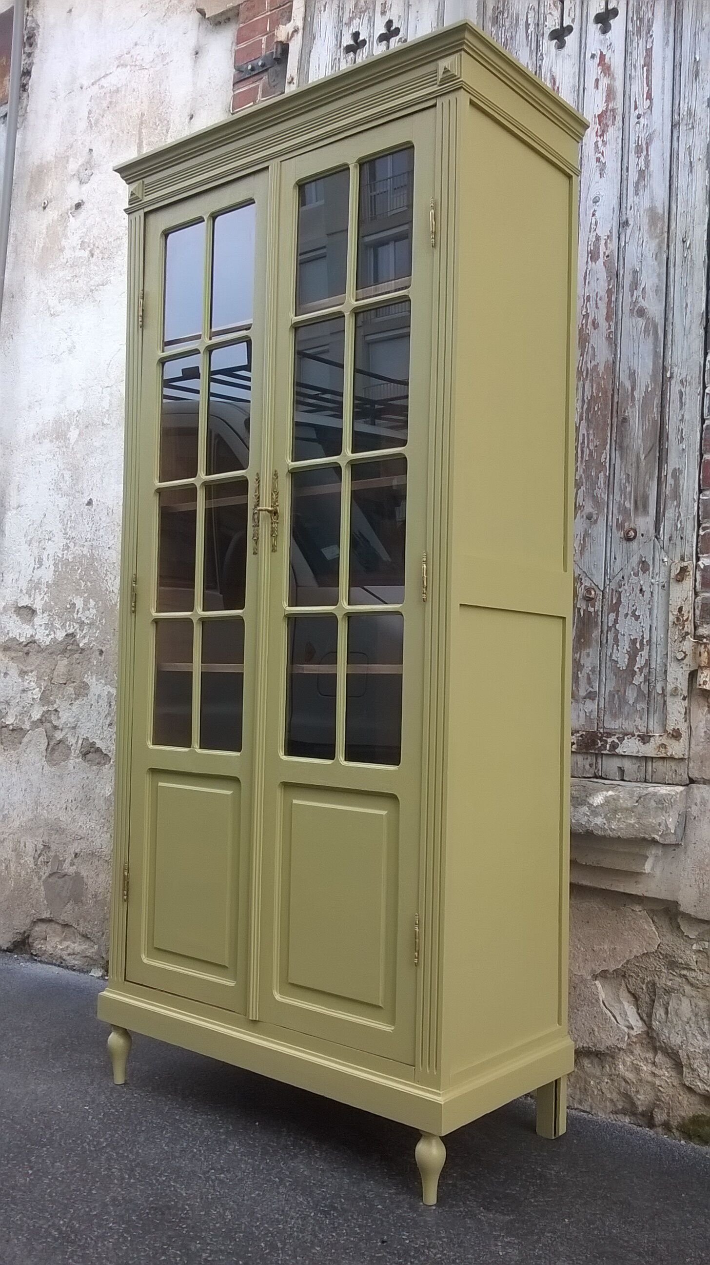 Parisian showcase cabinet 1930