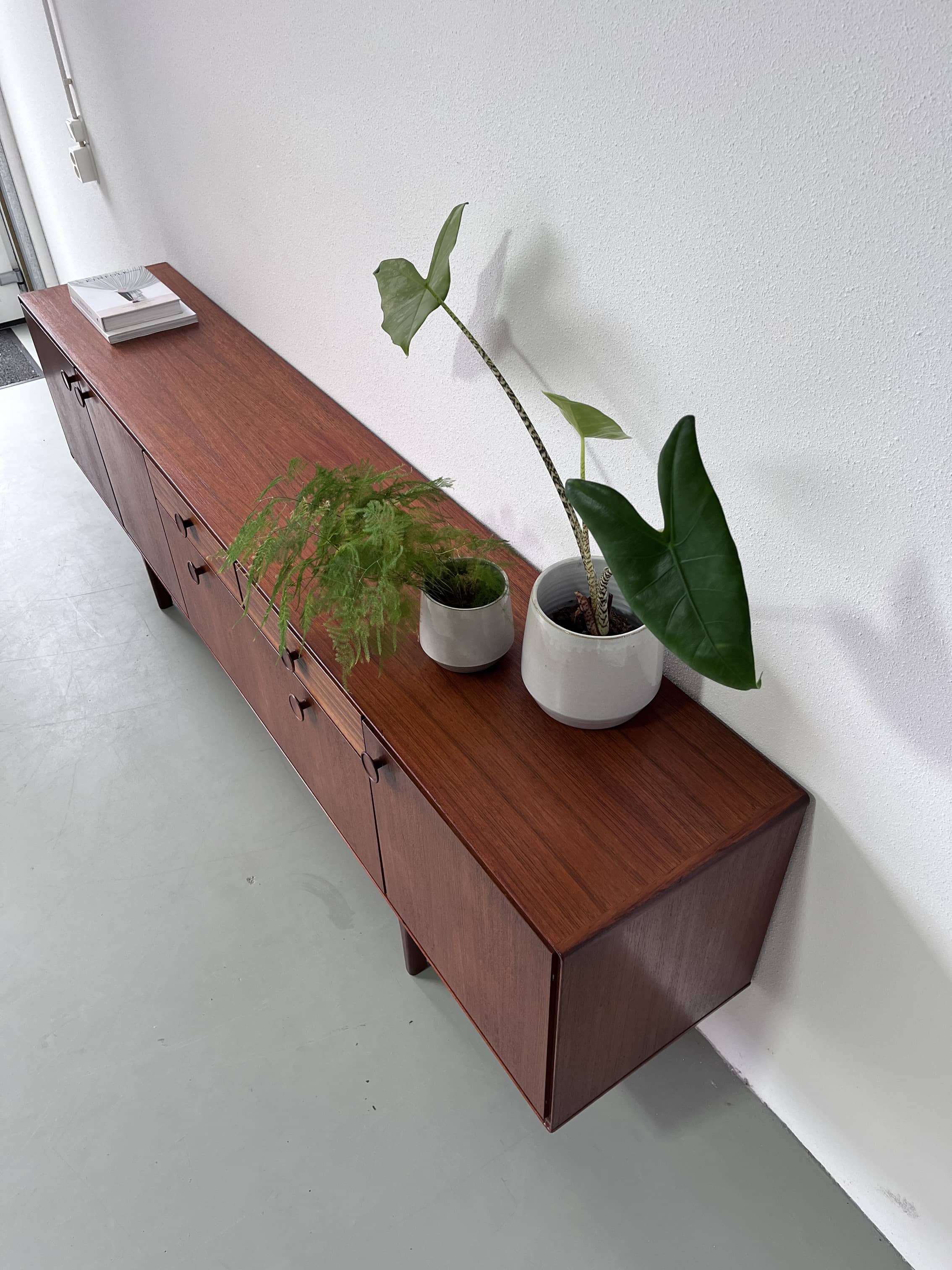 Vintage lowboard teak