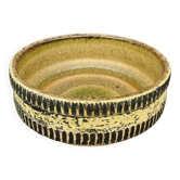 Large stoneware dish with grooved decoration, in the style of Pieter Groeneveldt