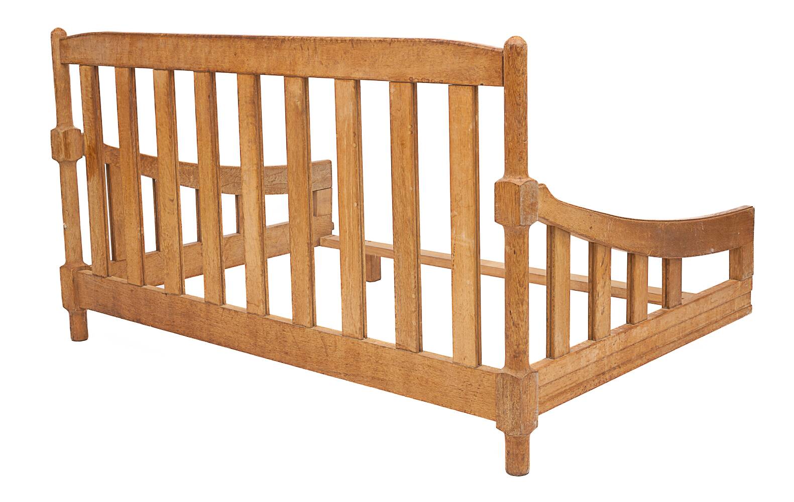 Boat bed by Guillerme and Chambron